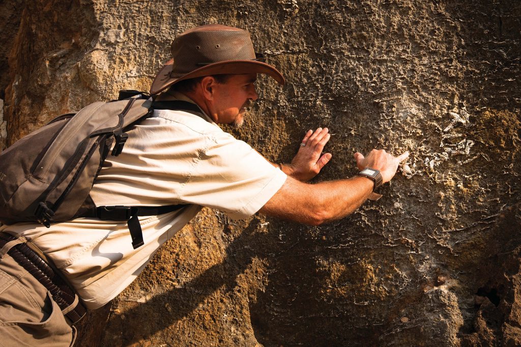 guide at riversleigh fossil fields