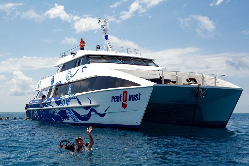 Reef quest divers den great barrier reef