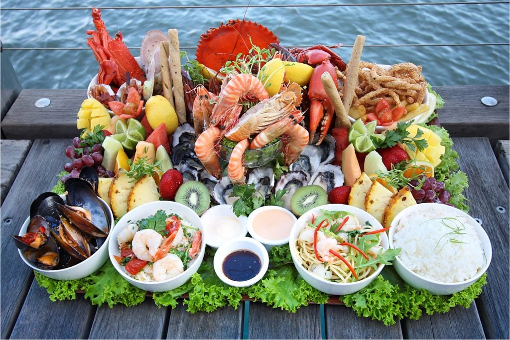 Dundee's Restaurant Ultimate Seafood Platter