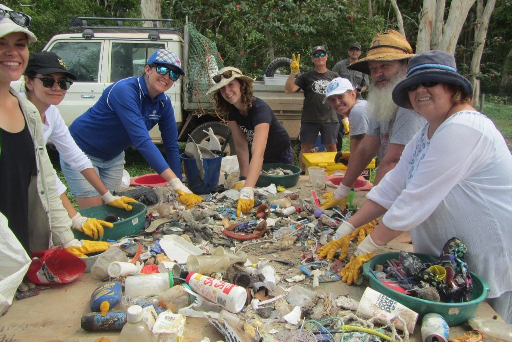 Tangaroa Blue Foundation beach cleanup
