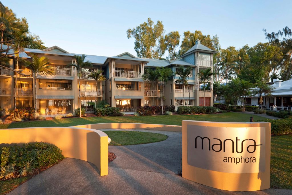 beachfront apartments mantra amphora palm cove