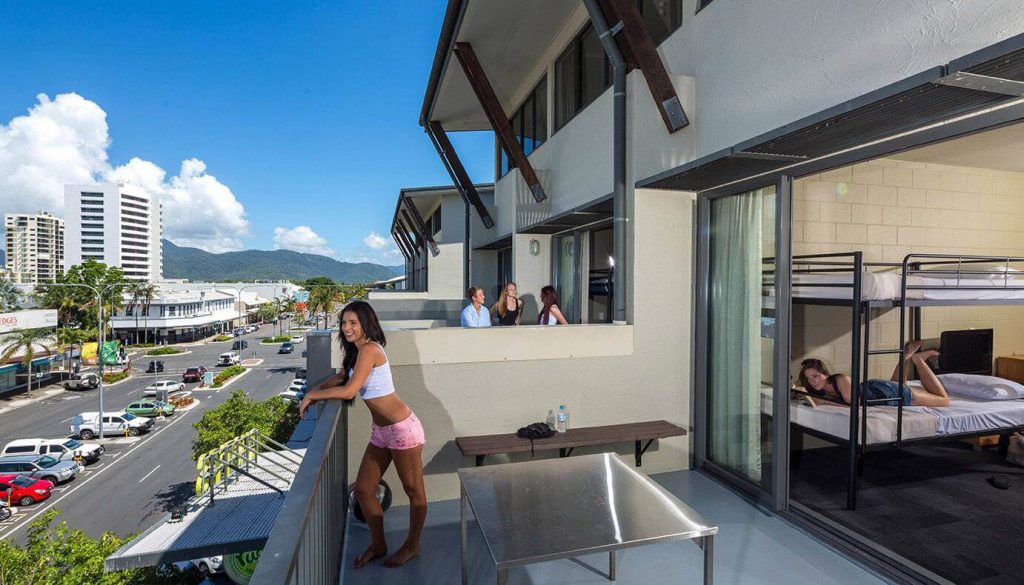 Gilligans Backpackers Hotel & Resort